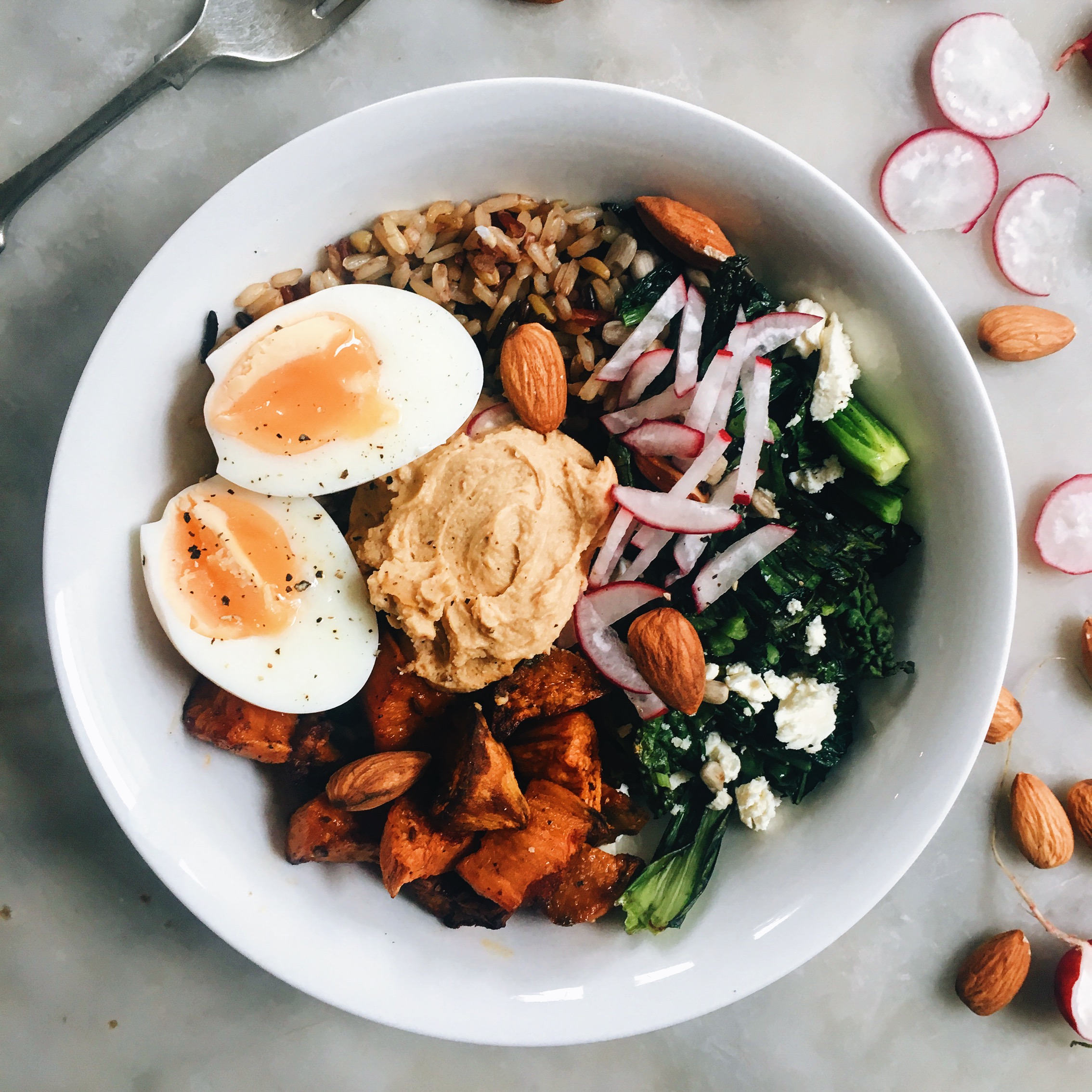 SWEET POTATO AND KALE WILD RICE NOURISH BOWL | The Healthy Hunter